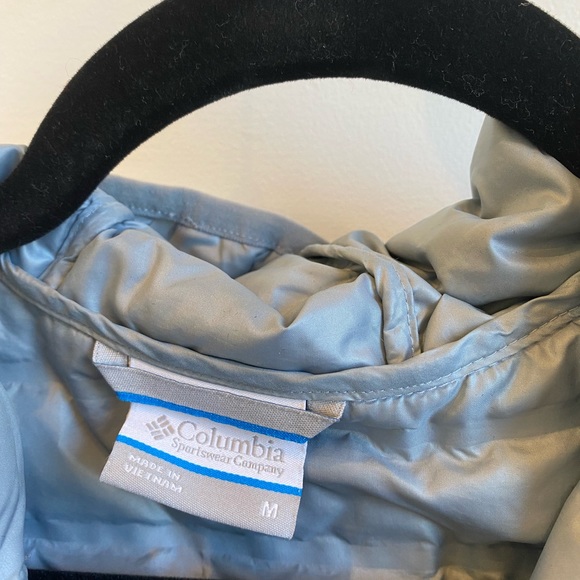 Women’s Columbia puffer jacket. - Picture 2 of 3